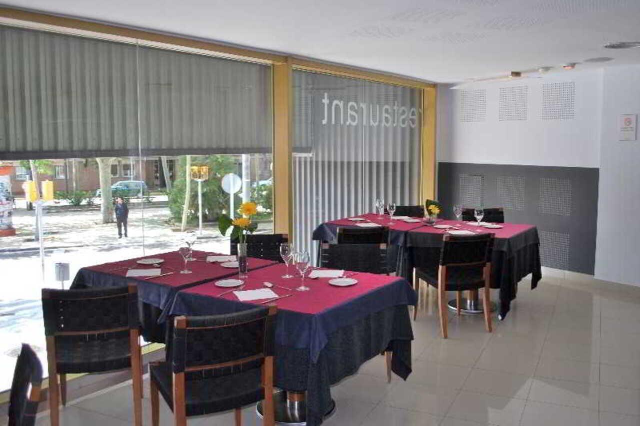 Hotel Ciutat Igualada Exteriör bild
